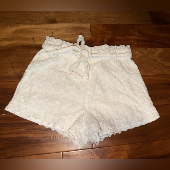 Francesca's Collections Pants - Miami Francescas white paper bag waist shorts
Size M